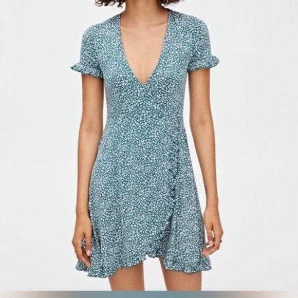 Pull and Bear Green Floral Wrap Dress Size Small - Picture 1 of 5